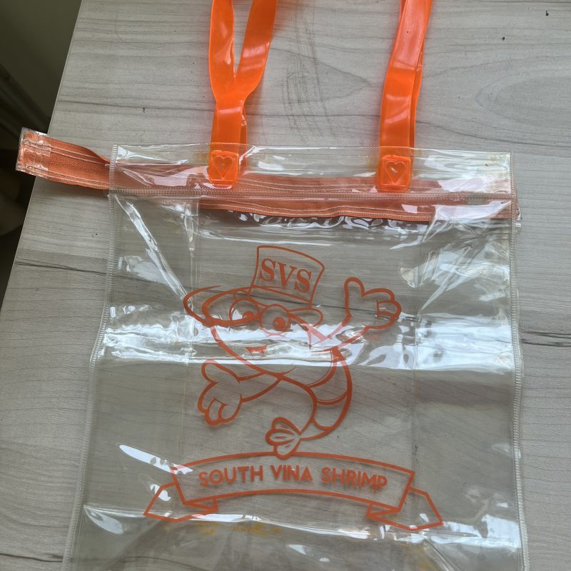 Túi nhựa trong suốt in logo cho nhân viên